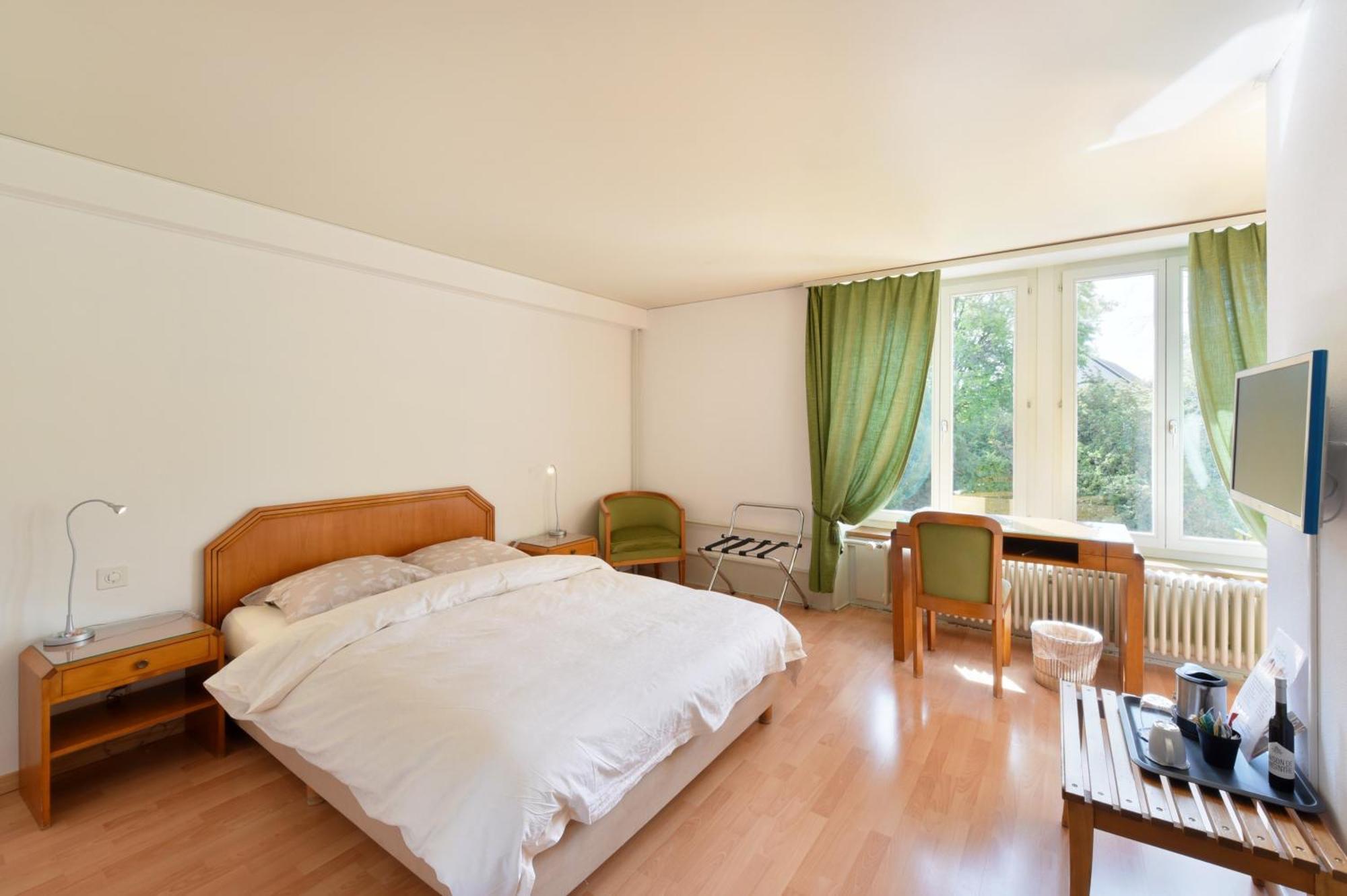 Hotel De L'Aigle Couvet Room photo